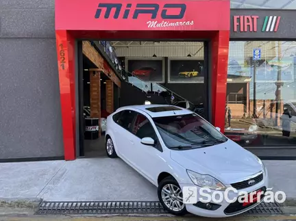 Ford FOCUS HATCH GHIA 2.0 16V AT 147CV na cor Branca em Ponta Grossa / PR - 6918284