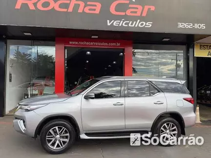 Toyota SW4 DIAMOND 4X4 2.8 TB 7LUG AT6 na cor Prata em Maringá / PR - 6693483