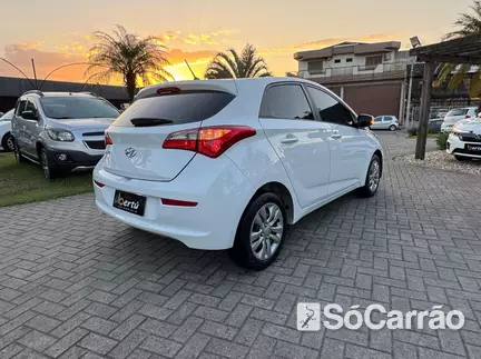 Hyundai HB20 COMFORT PLUS 1.0 12V na cor Branca em Tubarão / SC - 6917210