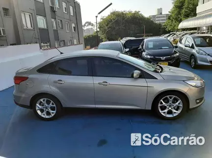 Ford FOCUS SEDAN 2.0 16V AT na cor Prata no Porto Alegre / RS - 6623491