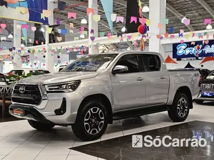 Toyota HILUX CD POWER PACK STD 4X4 2.8 MT6 na cor Prata em Curitiba / PR - 6923148