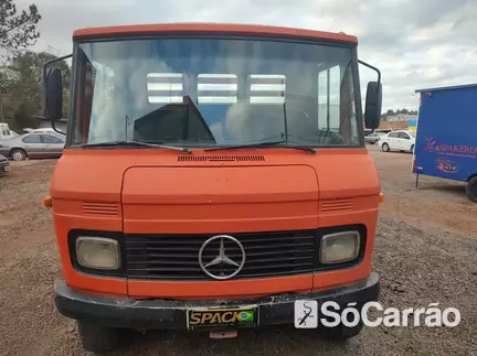 Mercedes 608 4X2 na cor Vermelha em Campo Largo / PR - 6826378
