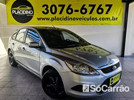 Ford FOCUS HATCH GLX 2.0 16V AT na cor Prata em Curitiba / PR - 6481103
