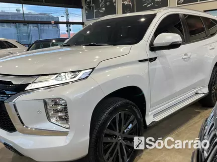 Mitsubishi PAJERO SPORT LEGEND 4X4 2.4 TB AT na cor Branca em Florianópolis / SC - 6701103