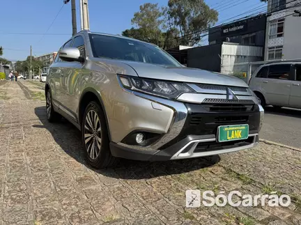 Mitsubishi OUTLANDER OUTLANDER 4WD 3.0 V6 24V AT na cor Prata em Curitiba / PR - 6796062