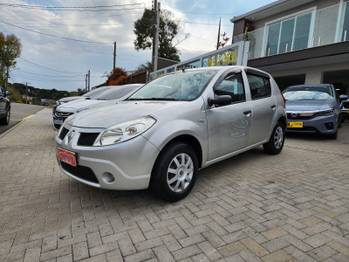 Renault SANDERO AUTHENTIQUE 1.6 8V HITORQUE