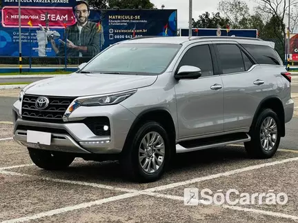 Toyota SW4 SRX 4X4 2.8 TB 7LUG AT6 na cor Prata em Curitiba / PR - 6778207