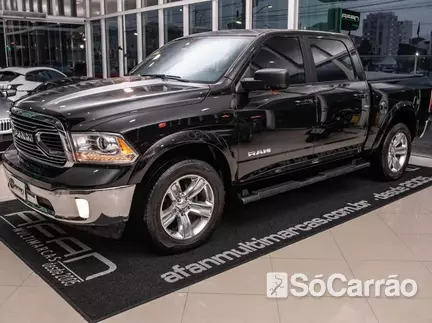 RAM 1500 CLASSIC LARAMIE 4X4 5.7 V8 AT8 na cor Preta em Curitiba / PR - 6756260