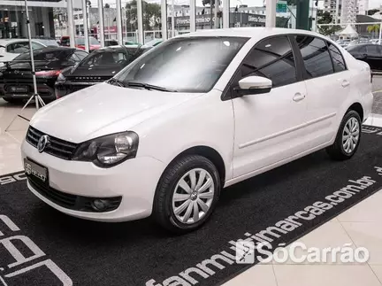 Volkswagen POLO SEDAN 1.6 8V na cor Branca em Curitiba / PR - 6909601