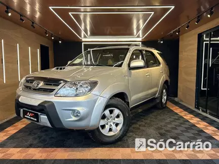 Toyota HILUX SW4 SRV 4X4 3.0 TB-IC 16V AT na cor Prata em Guarapuava / PR - 6534539