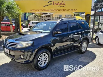 Toyota HILUX SW4 SRV 4X4 3.0 TB-IC 16V 7LUG MT na cor Preta em Curitiba / PR - 6822745
