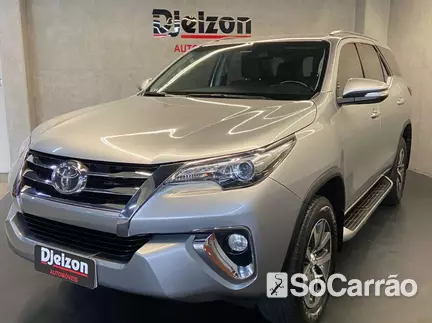 Toyota HILUX SW4 SRX 4X4 2.8 TB 5LUG AT na cor Prata em Gaspar / SC - 6945391