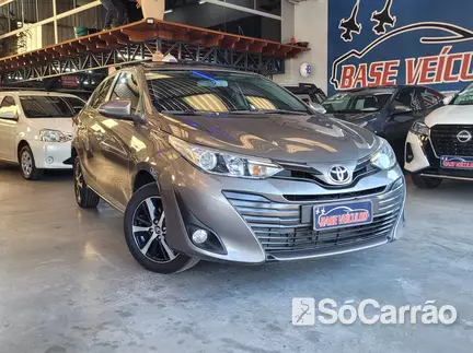 Toyota YARIS SEDAN XLS 1.5 16V CVT na cor Cinza no Canoas / RS - 6756811