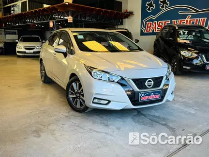 Nissan VERSA ADVANCE 1.6 16V CVT na cor Prata no Canoas / RS - 6920068