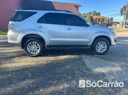 Toyota HILUX SW4 SRV 4X4 3.0 TB-IC 16V AT na cor Prata em Araucária / PR - 6852894