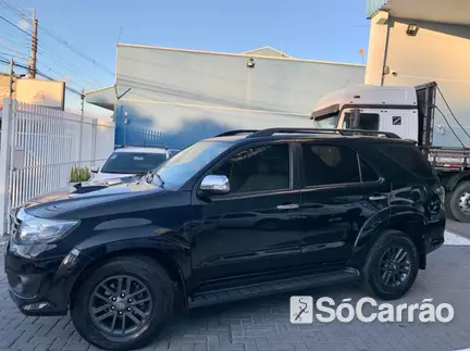 Toyota HILUX SW4 4X4 3.0 TB na cor Preta em Curitiba / PR - 6622953