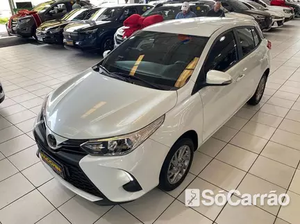 Toyota YARIS HATCH XS CONNECT 1.5 16V CVT na cor Branca em Curitiba / PR - 6618792