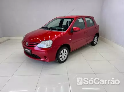 Toyota ETIOS HATCH 1.3 16V na cor Vermelha em Curitiba / PR - 6915008