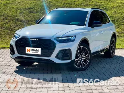 Audi Q5 PERFORMANCE BLACK 2.0 PHEV QUATTRO S TRONIC na cor Branca em Brusque / SC - 5894647