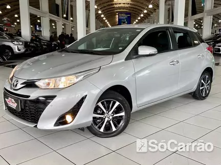 Toyota YARIS HATCH XS CONNECT 1.5 16V CVT na cor Prata em Curitiba / PR - 6941926