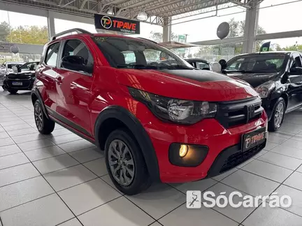 Fiat MOBI TREKKING 1.0 8V na cor Vermelha em Curitiba / PR - 6931502