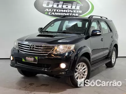 Toyota HILUX SW4 SRV 4X4 3.0 TB-IC 16V 7LUG AT na cor Preta em Blumenau / SC - 6866096